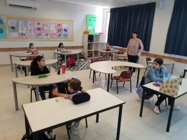 חוזרים לבית הספר במודיעין (צילום: דוברות עיריית מודיעין מכבים רעות)