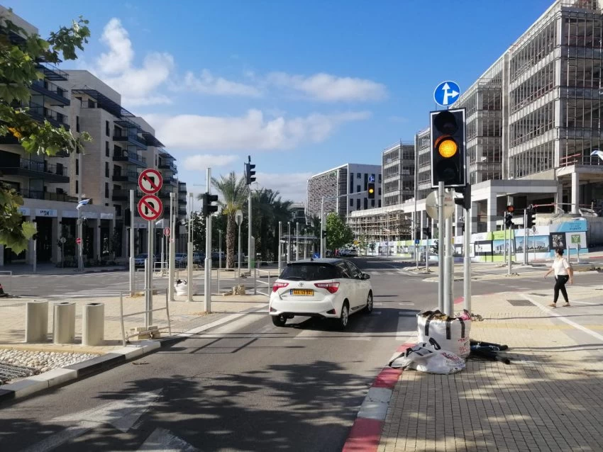 הסדרת צומת מרומזר במע"ר (צילום: דוברות עיריית מודיעין מכבים רעות)