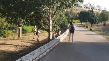 ניקיון שבט היובל בפארק ענבה (צילום: דוברות עיריית מודיעין מכבים רעות)