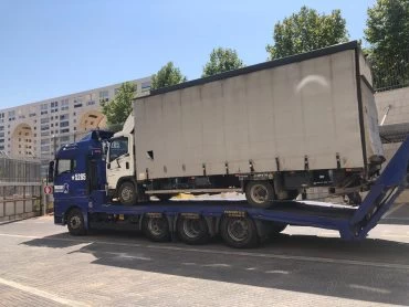 מבצע משטרתי לאכיפת עבירות בקרב נהגי משאיות (צילום: דוברות המשטרה)