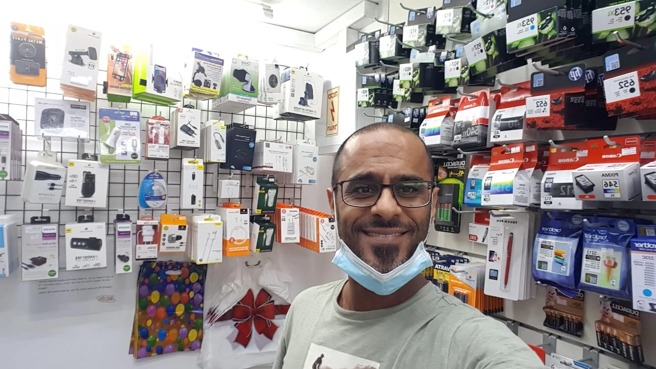אלון פנחסי, דיו שופ (צילום: עצמי)