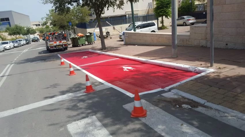 חידוש צביעת מתחמי נשק וסע (צילום: דוברות עיריית מודיעין מכבים רעות)