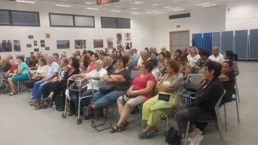 חוג לאזרחים הוותיקים במודיעין - תמונה להמחשה לפני הקורונה (צילום: דוברות עיריית מודיעין מכבים רעות)