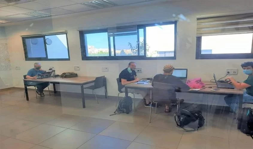 מרחבי למידה לסטודנטים במרכז הצעירים "יודה" (צילום: דוברות עיריית מודיעין מכבים רעות)