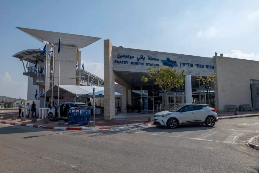 תחנת פאתי מודיעין (צילום: CLOUDVIEW שבתאי טל)