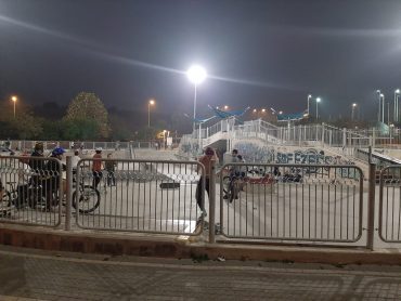 החלפת תאורה בפארק האקסטרים (צילום: דוברות עיריית מודיעין מכבים רעות)