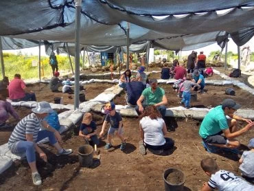 פעילות קהילתית בתיתורה (צילום: ורד בוסידן, רשות העתיקות)